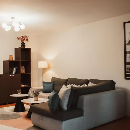Rhea With Terrace & Parking Apartment *