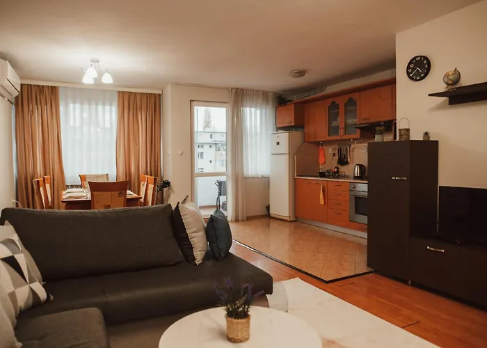 Rhea With Terrace & Parking Apartmán