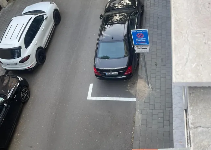 Rhea With Terrace & Parking *