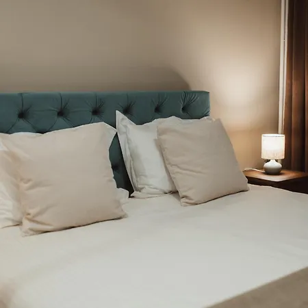 Rhea With Terrace & Parking アパート *