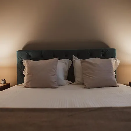 Rhea With Terrace & Parking アパート *