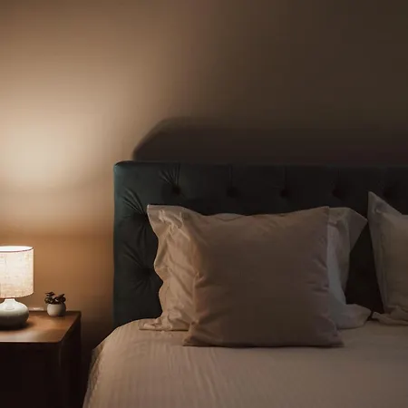 Rhea With Terrace & Parking アパート *