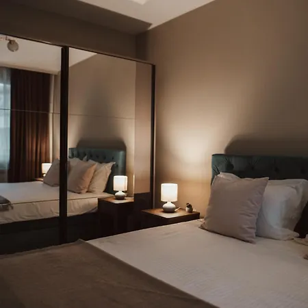 Rhea With Terrace & Parking *