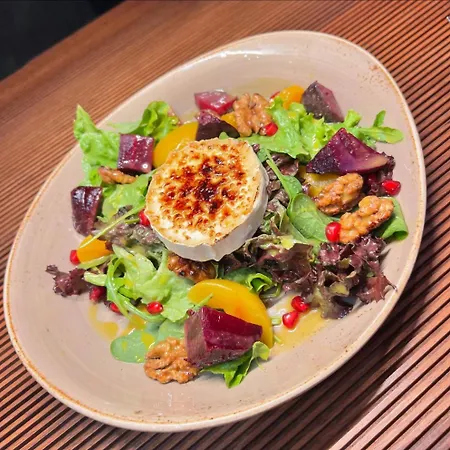 Rhea With Terrace & Parking アパート *