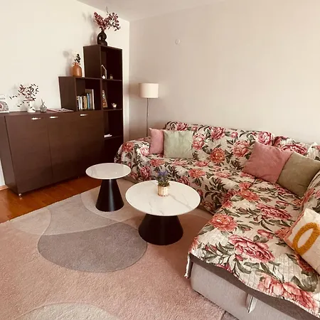 Rhea Apartment With Parking Appartamento Plovdiv