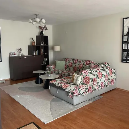 Rhea Apartment With Parking Plovdiv