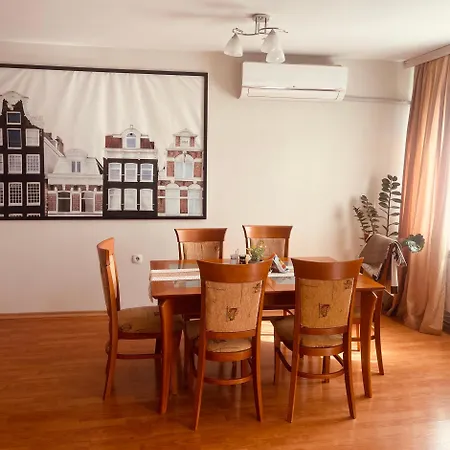 Rhea Apartment With Parking Appartamento *