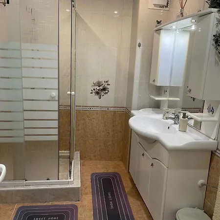 Rhea Apartment With Parking Appartamento *