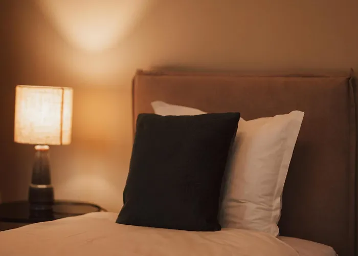 アパート Rhea With Terrace & Parking *