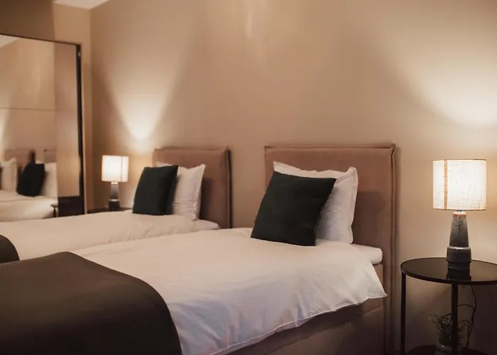 アパート Rhea With Terrace & Parking *