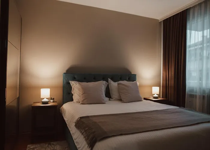 Rhea With Terrace & Parking