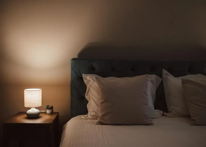 Rhea With Terrace & Parking 公寓 *