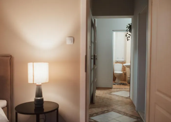 Rhea With Terrace & Parking アパート *