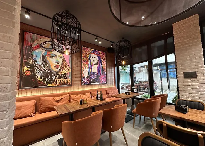 アパート Rhea With Terrace & Parking